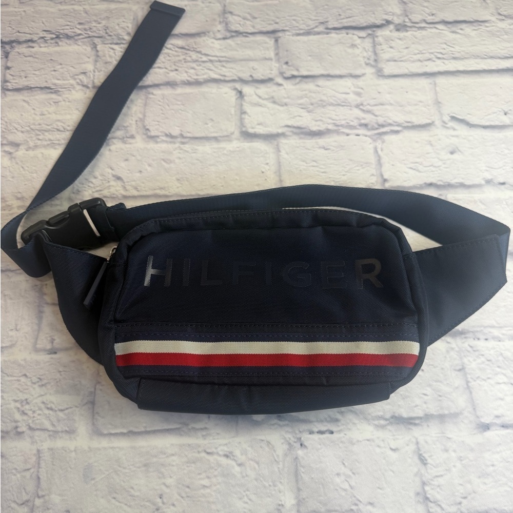 Tommy Hilfiger Belt Bag/Fanny Pack.  Navy w/ Red Accent Nautical. Preppy.